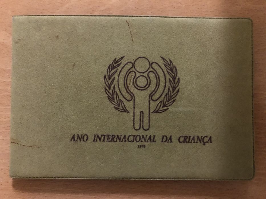25 escudos ano internacional da criança com expositor edição limitada