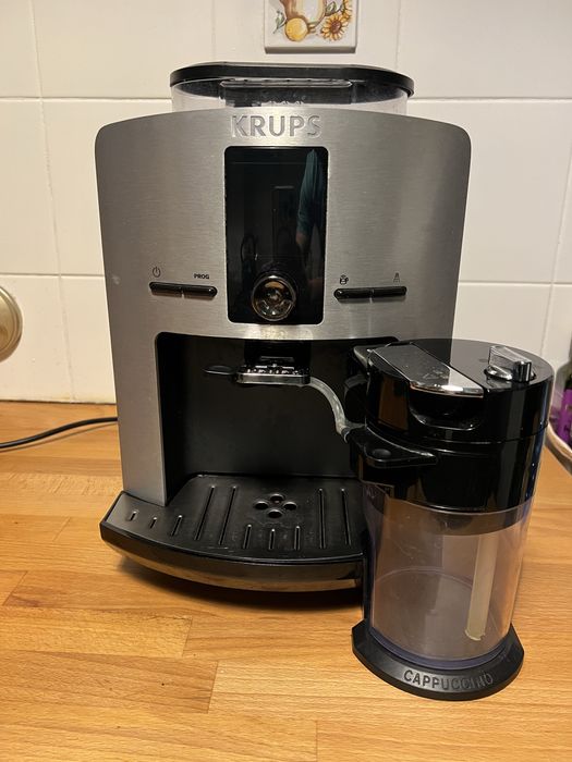 Ekspres do kawy Krups ze spieniaczem