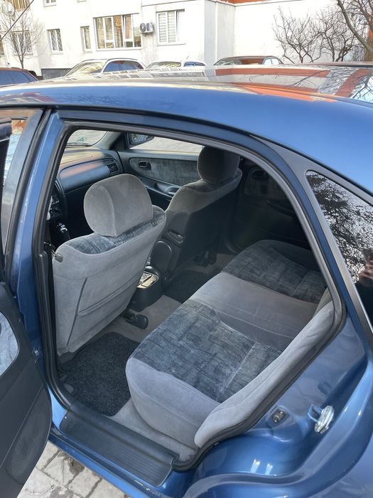 Продам Mazda 626 GF 1.8