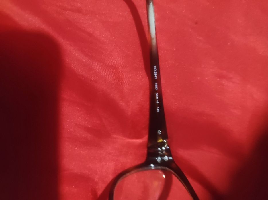 Armação vogue em bom estado .