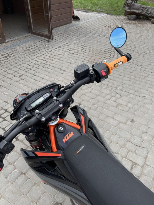 Мотоцикл Supermoto KTM 690 SMC-R 2022