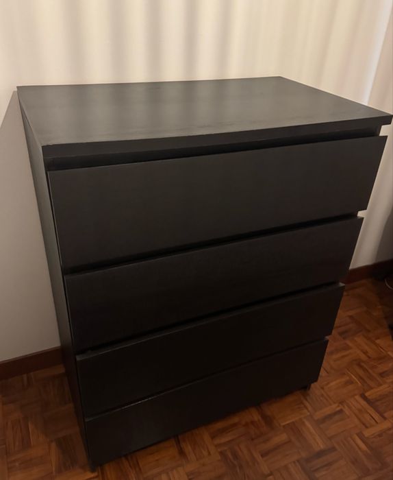 Comoda e mesa de cabeceira