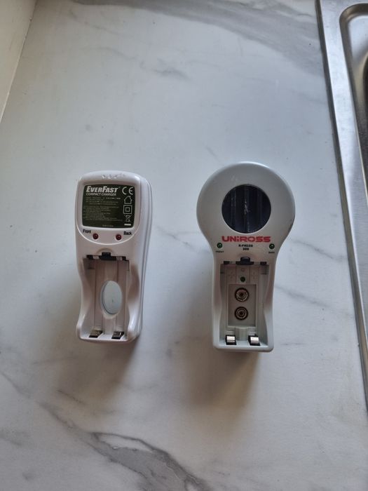 Carregadores de Pilhas cada