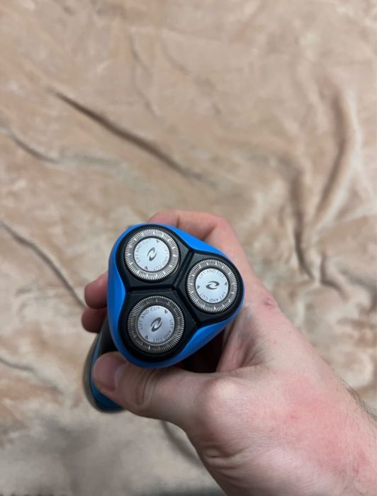 Електробритва Philips AquaTouch з тримером