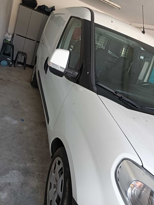 Carrinha Fiat doblo