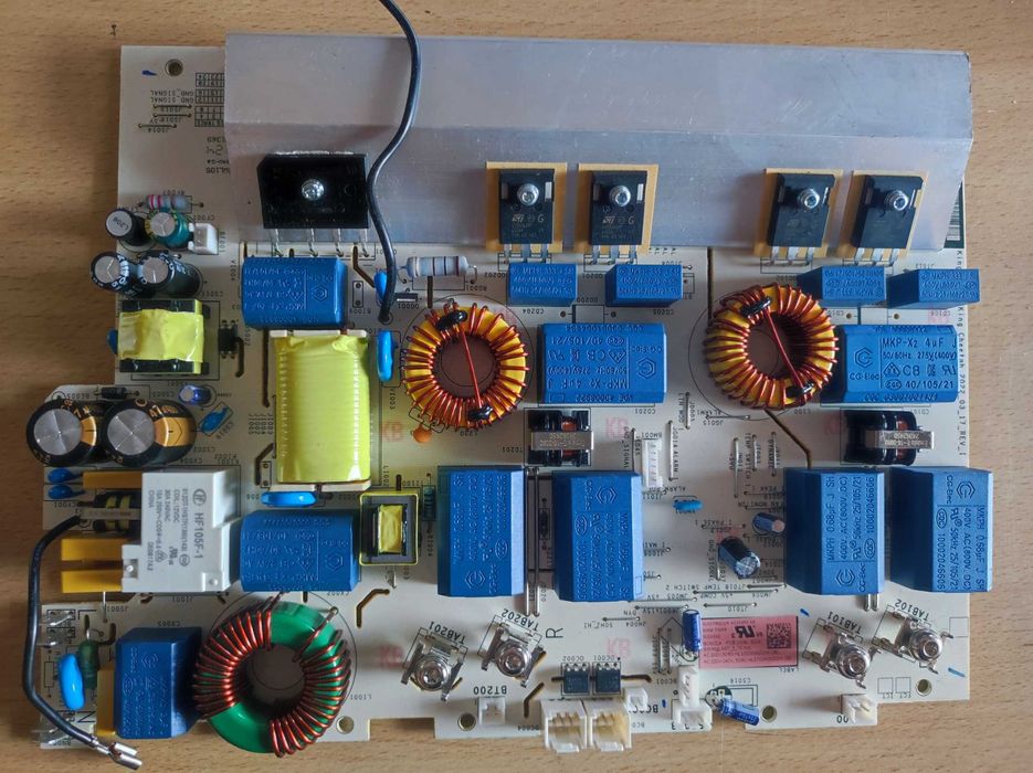 Oryginalny moduł mocy płyty indukcyjnej Electrolux A11539163 ELE2312