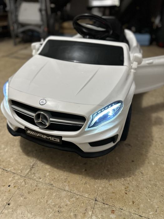 Mercedes crianca amg