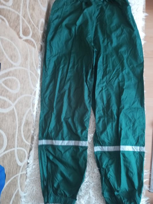 Spodnie turystyczne/przeciwdeszczowe rozmiar M z wadą