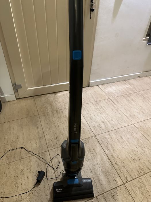 Aspirador vertical da Becken