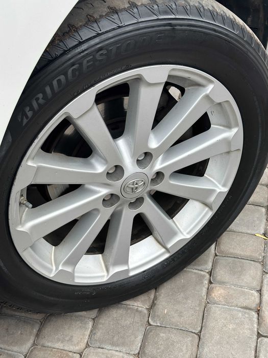 Продам Toyota Venza 2010 рік можлива розстрочка,кредит,обмін!