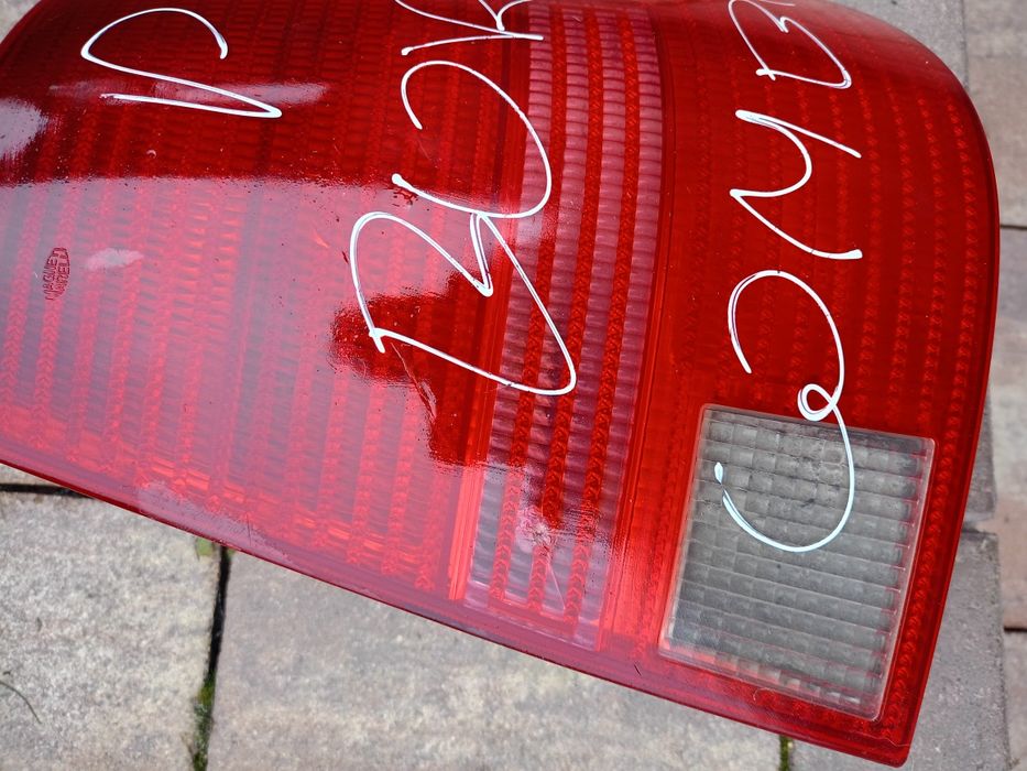Volkswagen Golf IV 4 Bora Lampa prawa Tył Kombi
