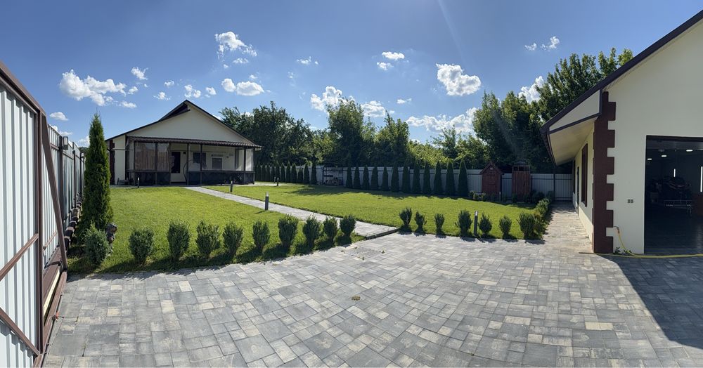 Продам Дом с гаражем(с комуникациями) 12 соток