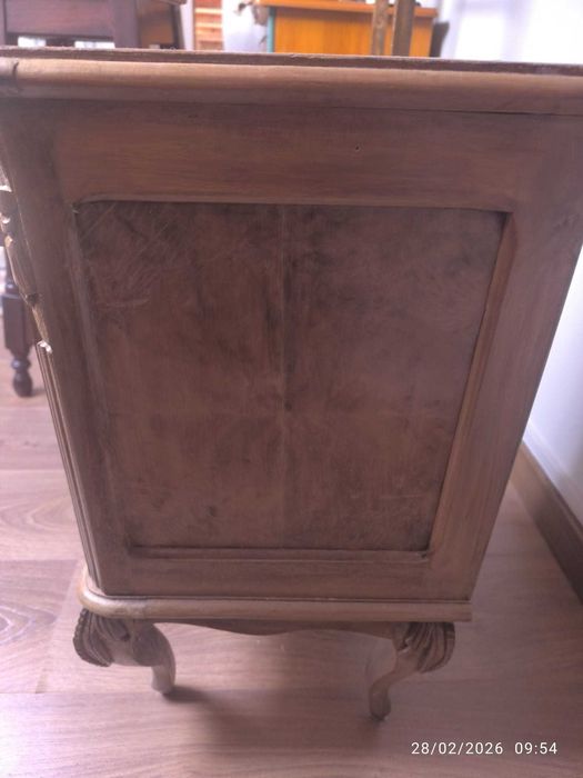 Mesa de Cabeceira antiga