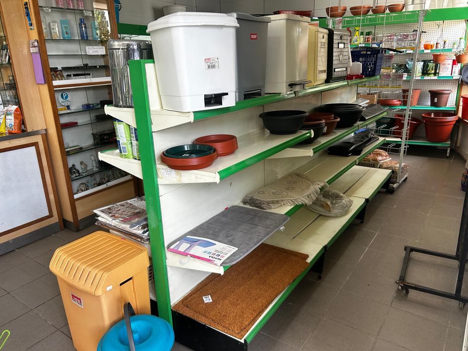 Prateleiras para comércio e armazém