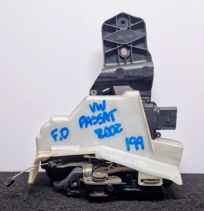 Fechadura / Fecho Porta Frente Direito VW PASSAT B5.5 (3B3) ano 2002