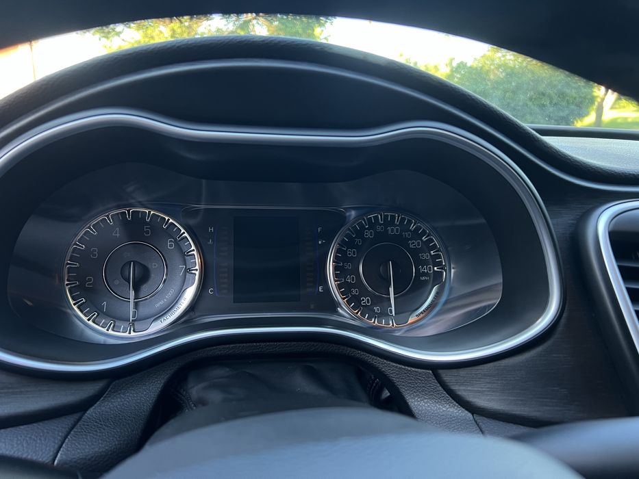 Chrysler 200 2,4 газ/бензин Автомат 2015 рік