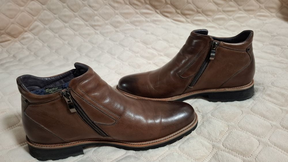 Туфлі , чоботи Tomfrie