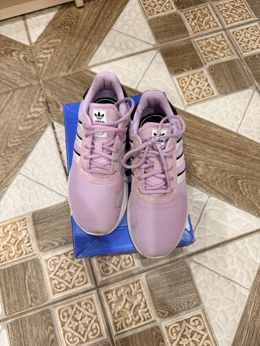 Кросівки для дівчинки adidas