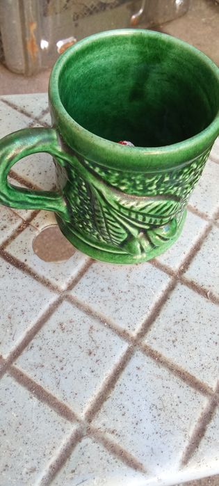 Várias canecas de cerveja e não só  novas