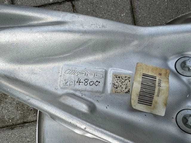 Кулак Цапфа Ричак Ступица Mercedes E-class W214 AMG