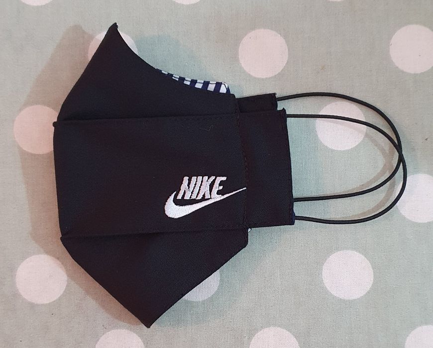 Máscaras personalizadas bordadas