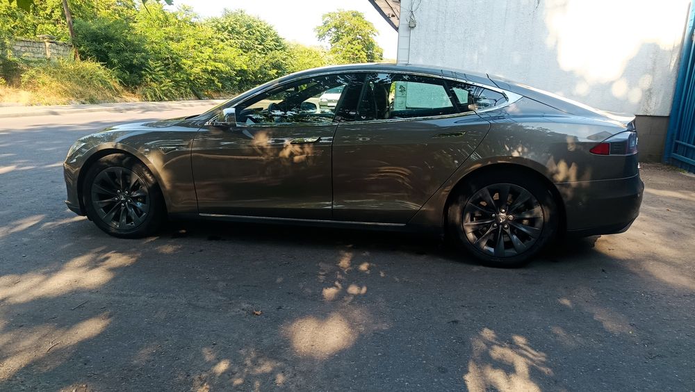 Tesla model S первые руки