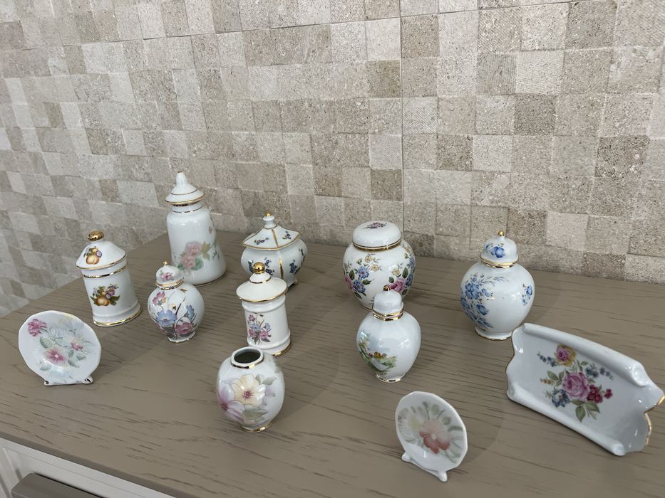 Mini Porcelain Jars64585476570243122