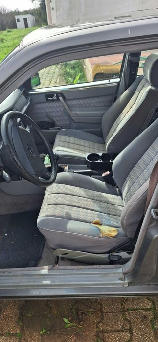 Selling Mercedes 2.5 190d