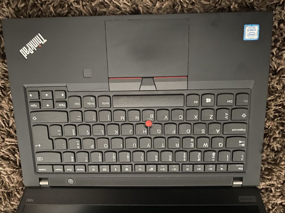 Portátil Lenovo T490