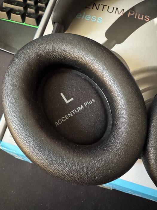 Sennheiser Accentum plus
