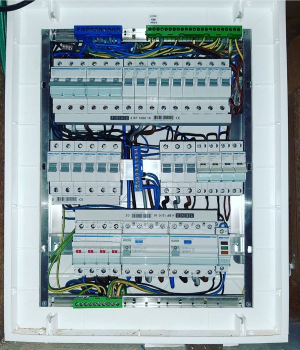 Eletricista técnico / instalação elétrica