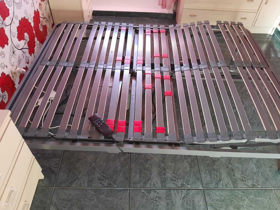 Estrado articulado para cama