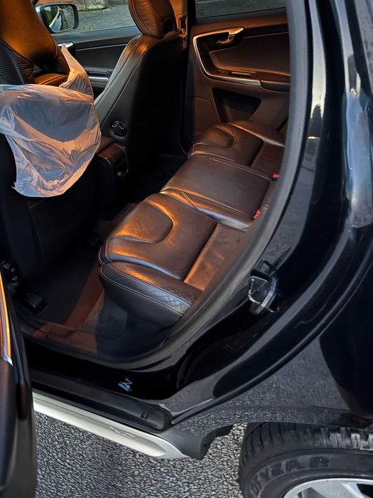 Volvo XC 60 ( Impecável )