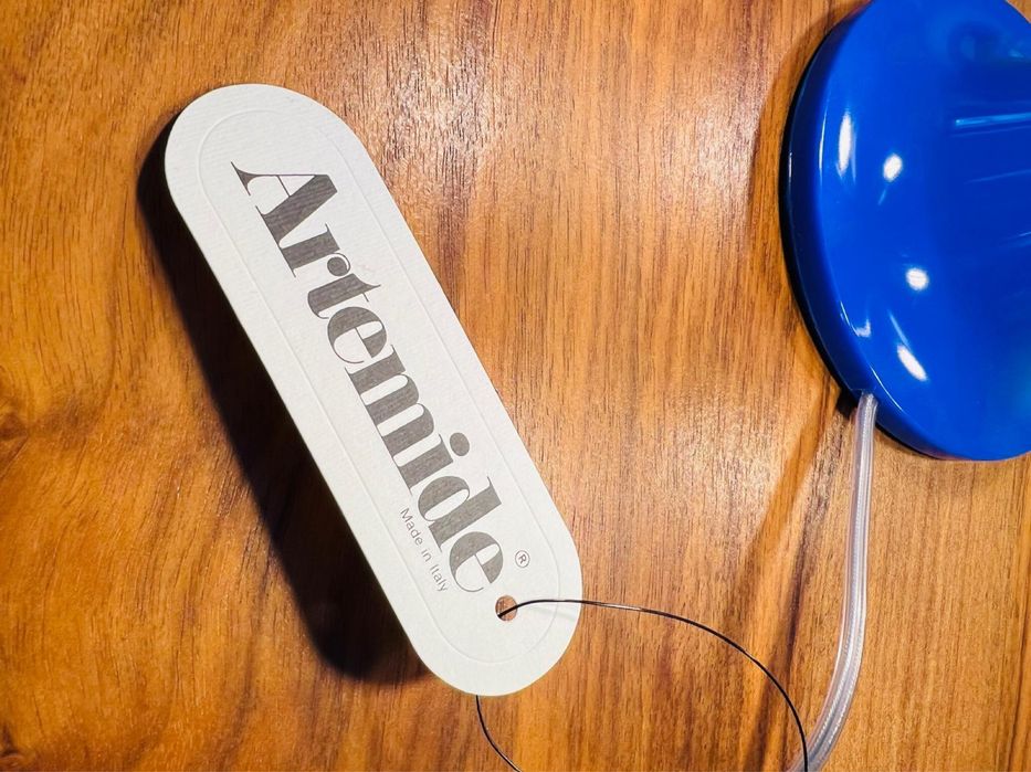 Candeeiro original Nessino em azul Klein - Artemide