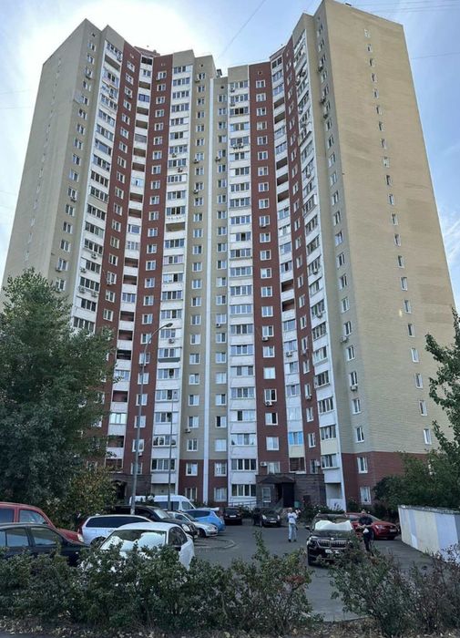 3-к Милославська 4