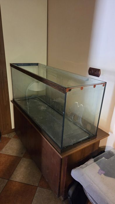 Akwarium z szafką