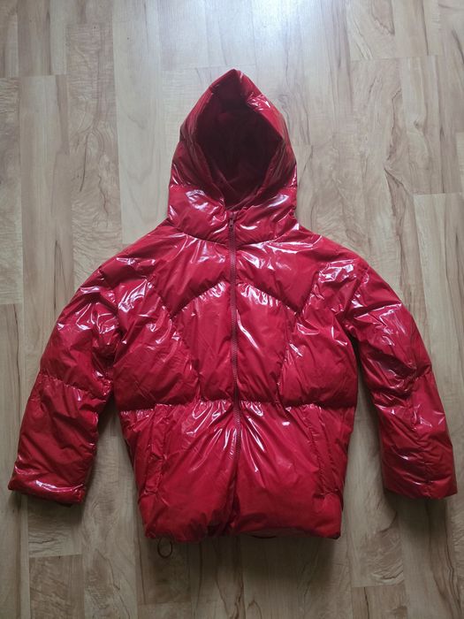 Piękna zimowa czerwona kurtka 10 lat płaszcz  rozmiar 140