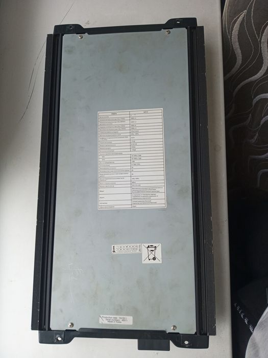 Авто підсилювач звуку для авто.