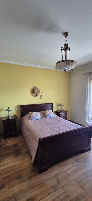 Cama e Mesas de Cabeceira