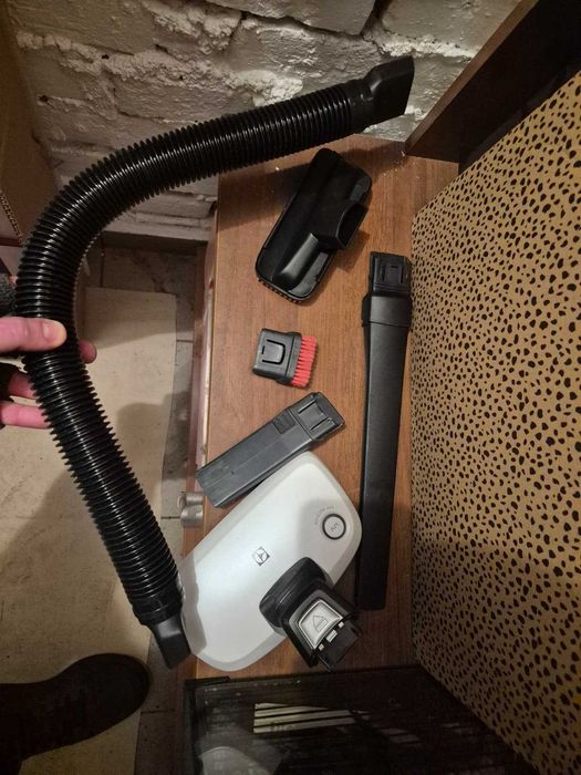 Odkurzacz bezprzewodowy Electrolux ELECTROLUX Ergorapido UV