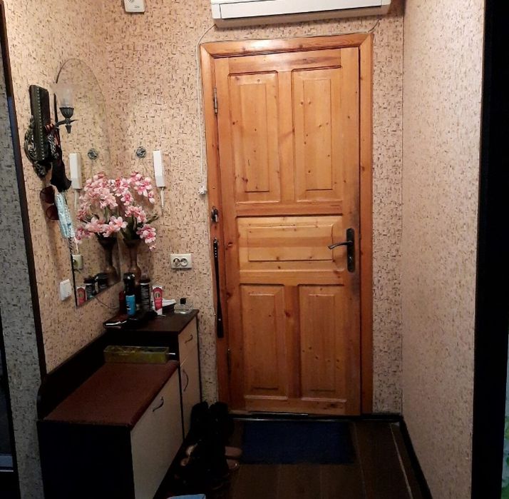 2 кім. Район 12 школа. Ціна доби. Погодинно, подобово.