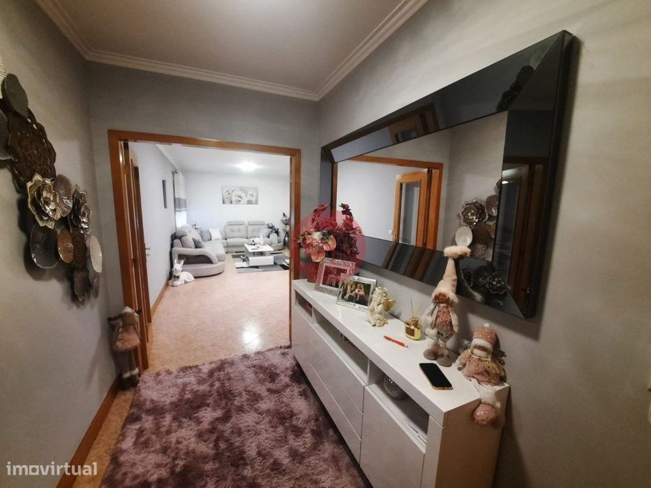 Apartamento T2+1 com Garagem fechada em Vila Nova de Famalicão — Vila Nova De Famalicão E Calendário, Braga