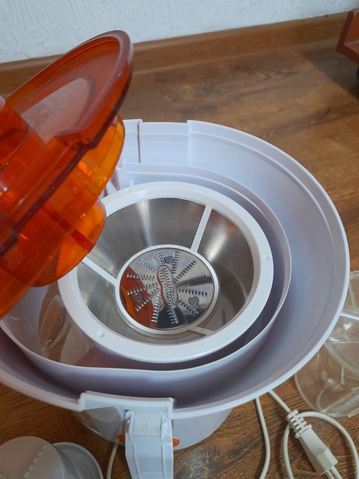 Продам нову соковижималку