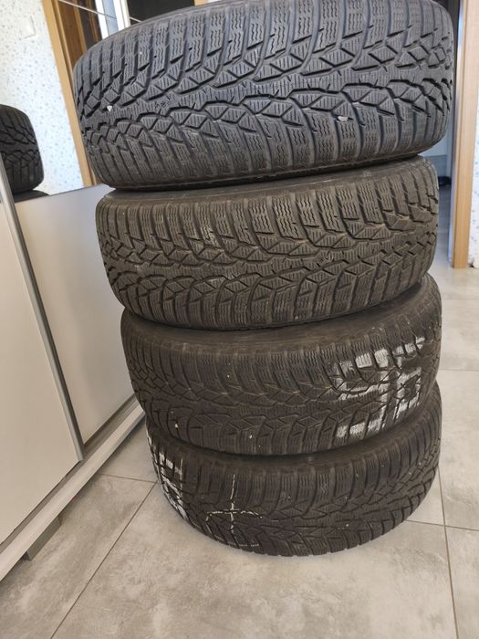 Opony zimowe Nokian 16 cali z felgami