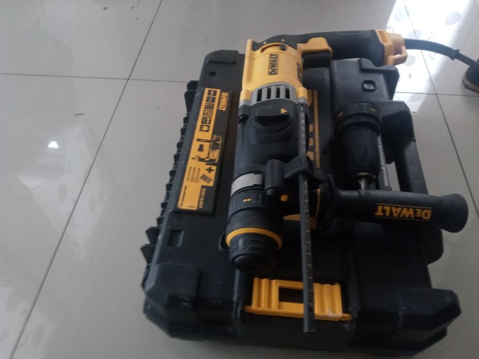 Mlotowiertarka udarowa DEWALT  D25144K