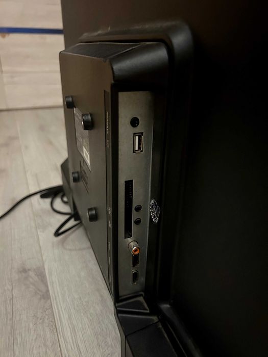 32-calowy telewizor LED Red Opticum