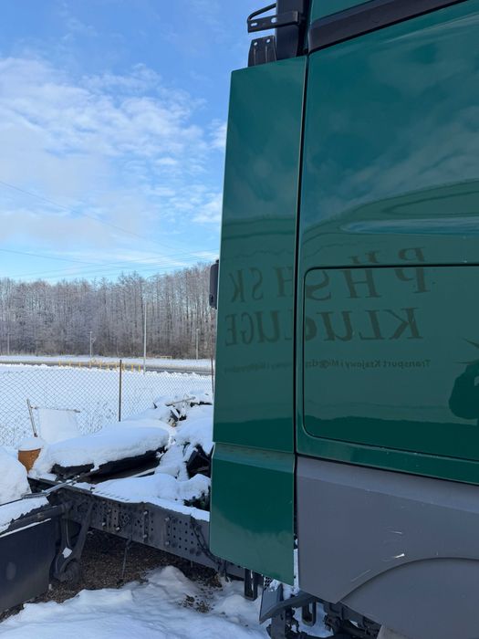 Spoiler Spojler Prawy Mercedes Actros MP 4