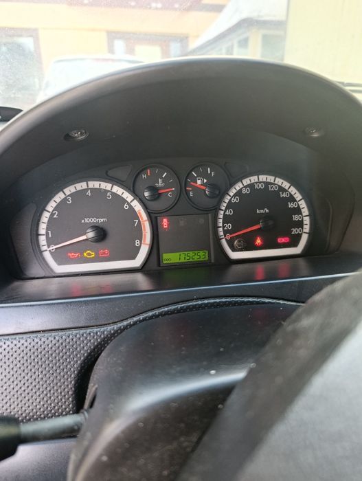 Шевроле авео 2008рік . Газ бензин.