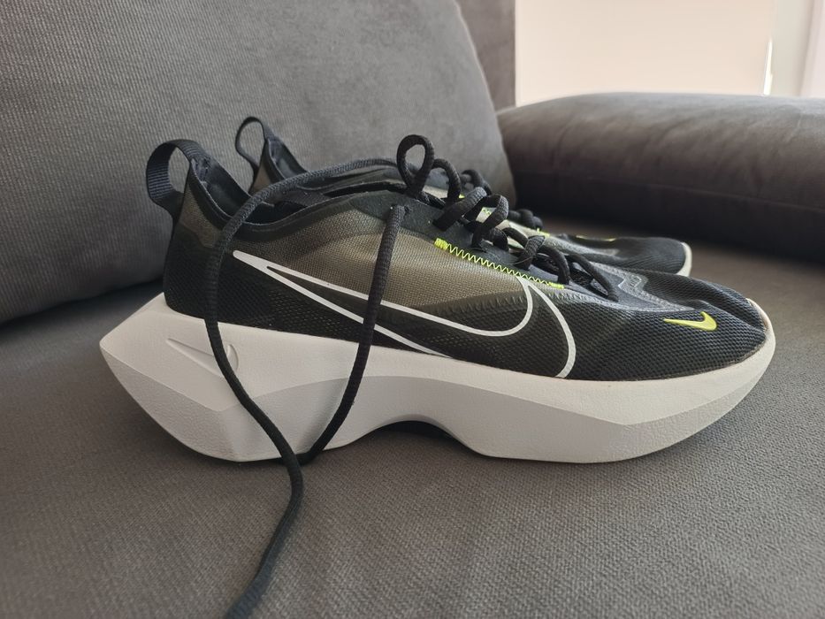 Lekkie, siateczkowe sneakersy Nike r.40