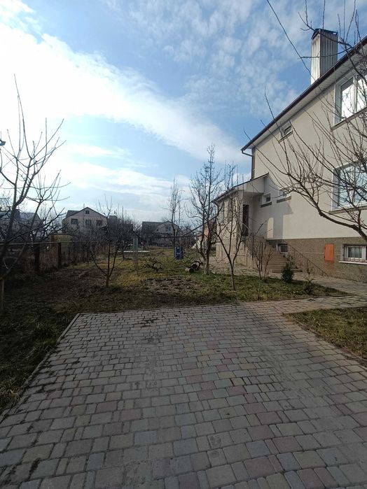 Продам будинок в місті , супер - місце!